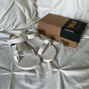 Teva Original Universal sandal size 7